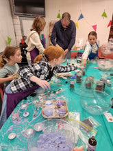 Load image into Gallery viewer, FAMILY SOY CANDLE & BATH BOMBS WORKSHOP - Monday 6th April - EASTER SUNDAY 10.00 am