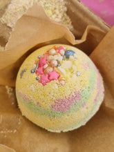 Load image into Gallery viewer, Rainbow Bath Workshop 🌈 - Kariong,  Sunday 10th May - 10am
