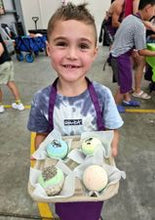 Load image into Gallery viewer, FAMILY SOY CANDLE &amp; BATH BOMBS WORKSHOP - Saturday 25th January at 10.00 am

