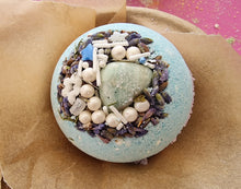 Load image into Gallery viewer, FAMILY SOY CANDLE &amp; BATH BOMBS WORKSHOP - SUNDAY 28th April 10.30am, 2024  Kariong NSW
